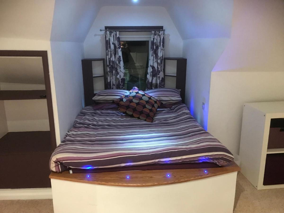 Top Floor In Beautiful Home Weymouth Dış mekan fotoğraf
